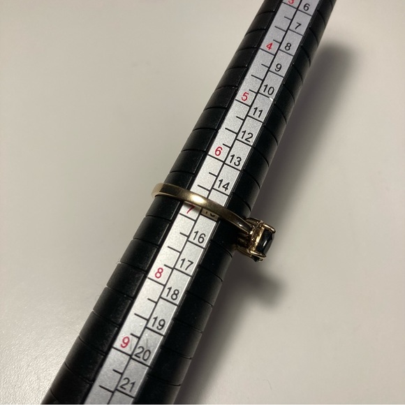 VINTAGE SOLID GOLD DIAMOND RING - Picture 5 of 5